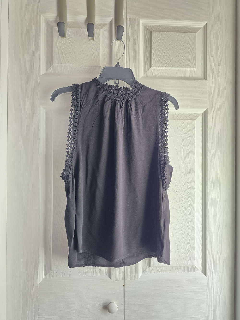 Marciano Black Sleeveless Lace-Trim Mock Neck Blouse Size XS